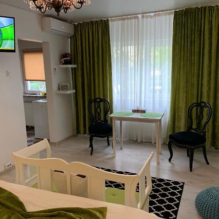 cozy apartment in a quiet area Craiova Extérieur photo